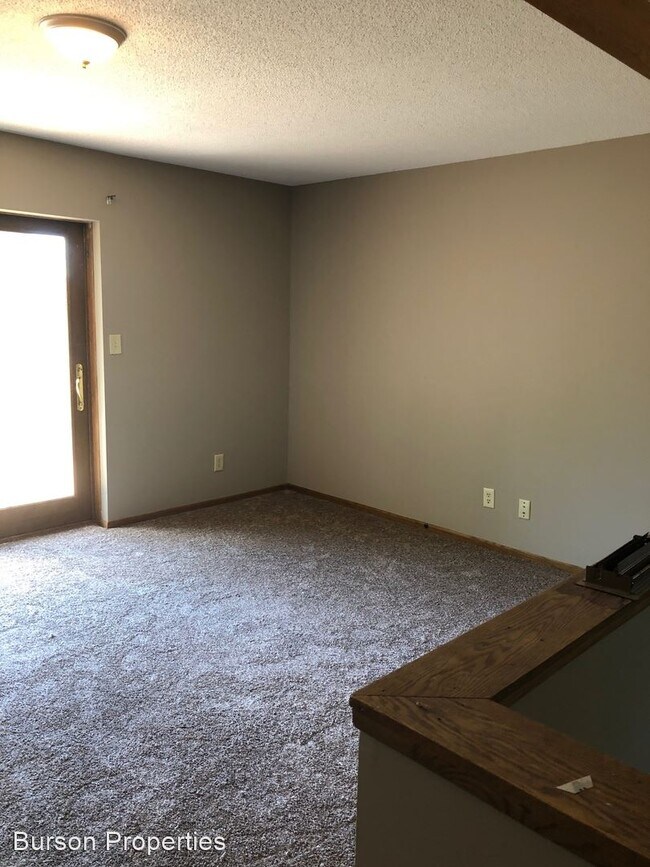 Building Photo - 3 br, 2 bath House - 1530 Larpenteur Ave E