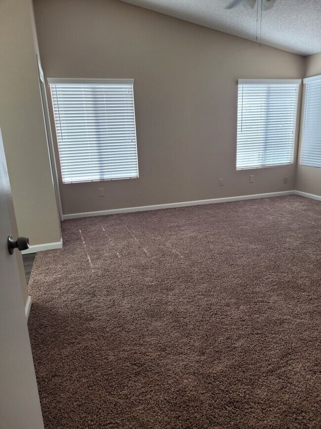 Foto del edificio - 4Bedroom 3 bath Home Sw
