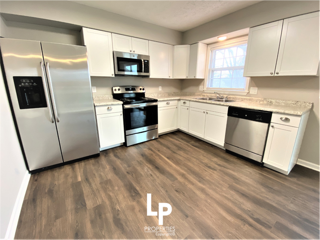 Building Photo - 3832 Sundart Dr