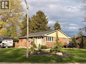 Building Photo - 7 Brier Crescent
