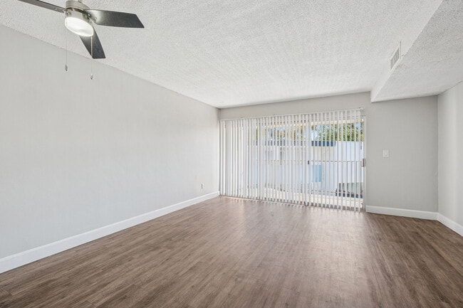 Foto del edificio - The Modern Apartments