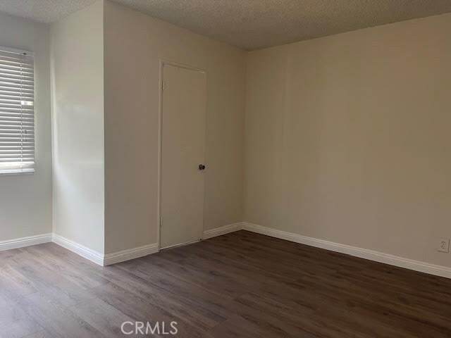 Foto del edificio - 9629 Tudor Ave