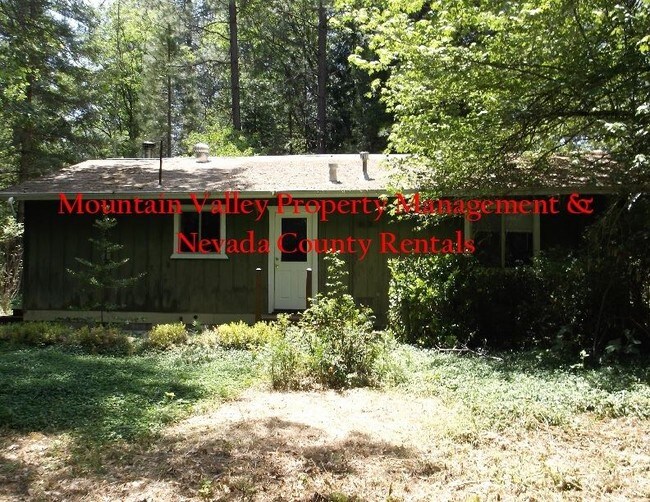 Building Photo - 13215 N Meadow View Dr