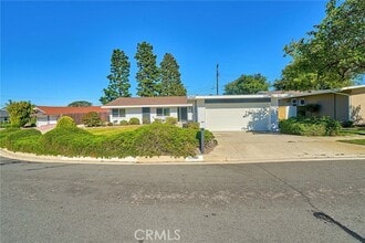 Building Photo - 27916 Alvarez Dr