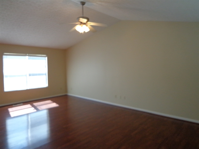 Foto del edificio - 5340 John Browning Dr