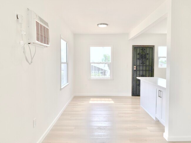 Foto del edificio - 2022 W 35th St
