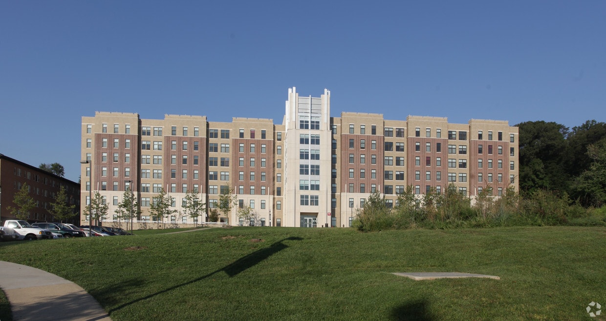 Building Photo - Opus Hall