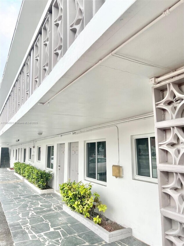 Foto principal - 10 NW 77th St