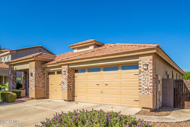 Foto del edificio - 14440 W Redfield Rd