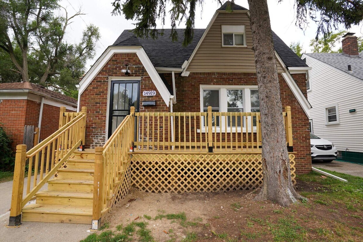 Fully Renovated 3-Bedroom Home Move-In Re... - Fully Renovated 3-Bedroom Home  Move-In Re...