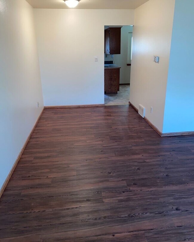 Foto del edificio - 5831 N. 91st St.