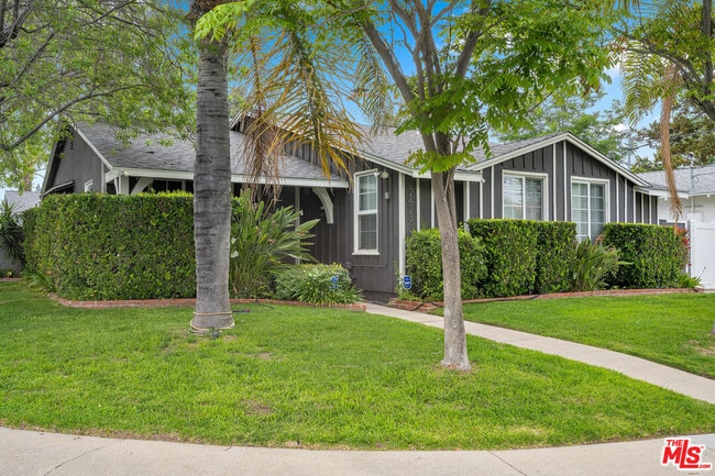 Building Photo - 12423 Martha St