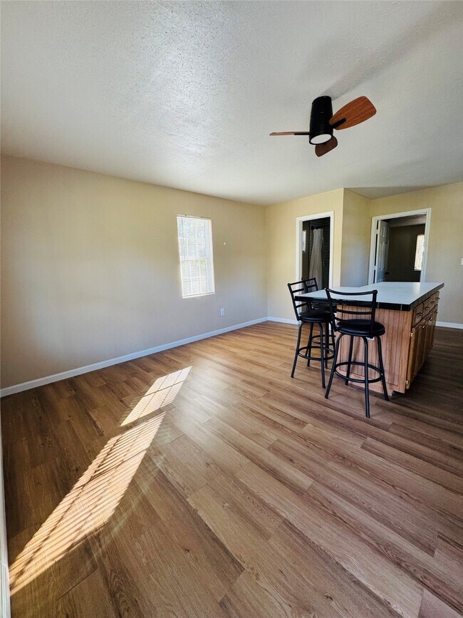 Foto del edificio - 7131 Farm to Market Rd 563