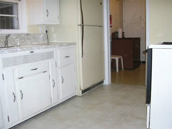 Foto del edificio - 1 bed 1 bath, 844 square foot home located...