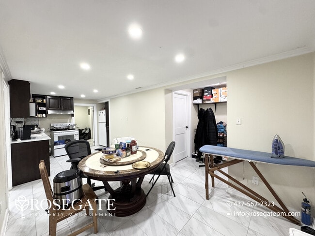 Building Photo - All-Inclusive 2-Bedroom Basement Apartment with 2 Parking Spaces – Mississauga