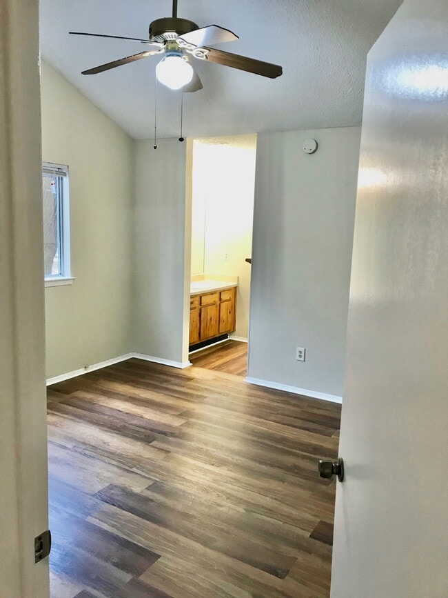 Master bedroom and bath - 4504 Dorsett Oaks Cir