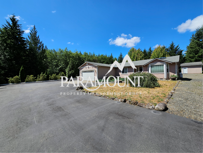 Building Photo - Private 3 Bedroom in Belfair!