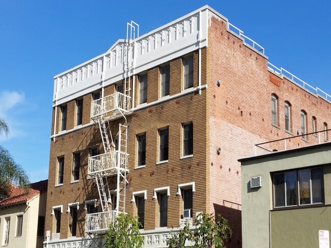 Foto del edificio - 456 Cochran S Ave