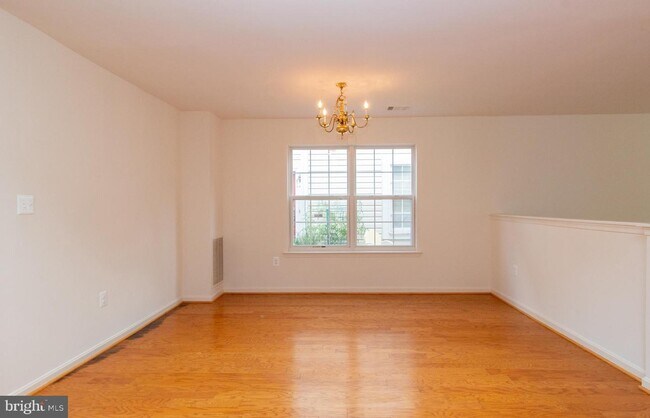 Building Photo - 13622 Gresham Ct