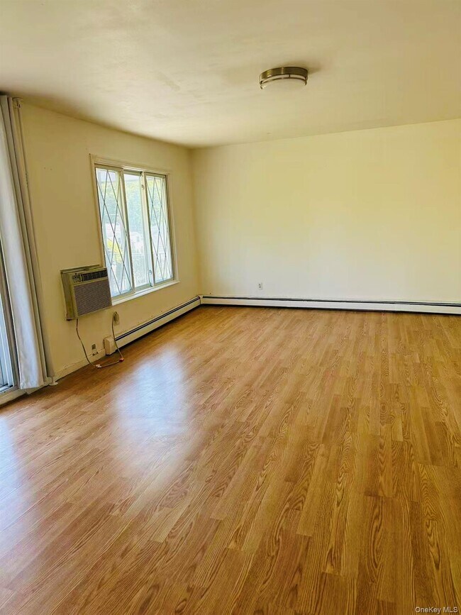 Foto del edificio - 33-24 255th St
