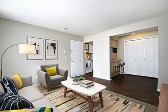 Building Photo - Carlyle Place