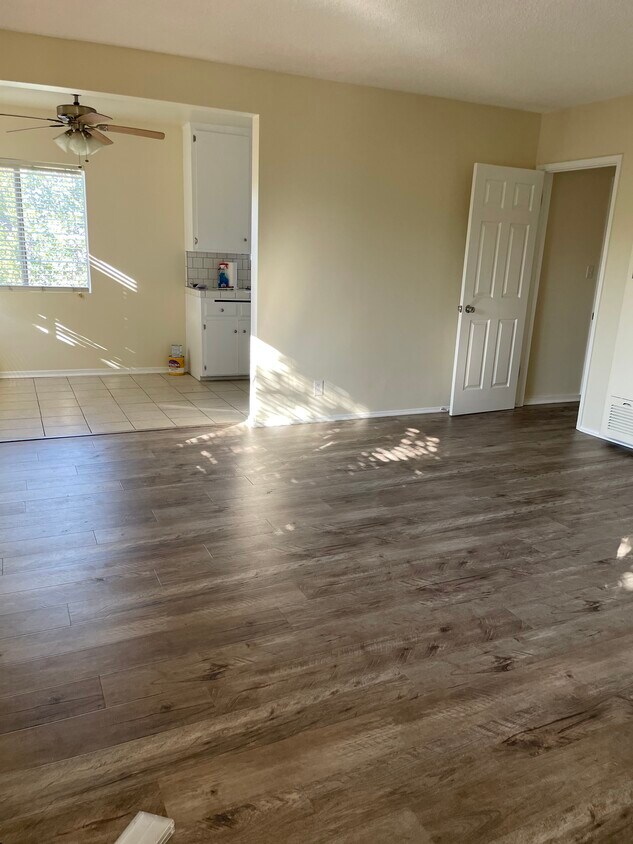 Foto principal - 5840 Cartwright Ave
