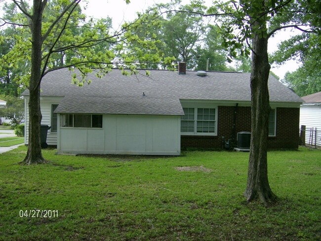 Photo - 1518 Greenbay Dr (North Charleston, SC) House