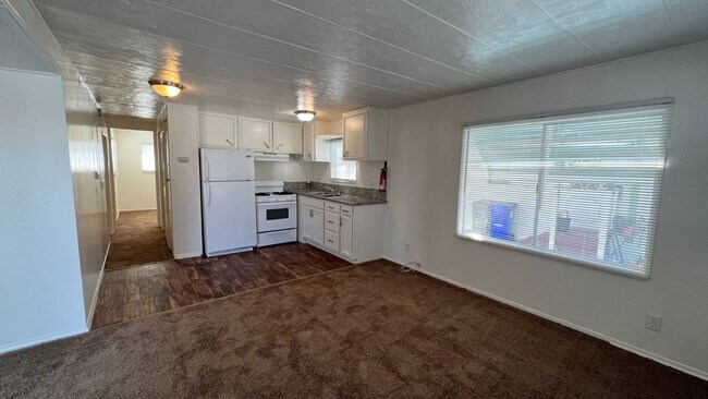 Building Photo - 70210 CA-111