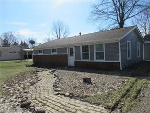 Building Photo - 9295 Dorothy Dr