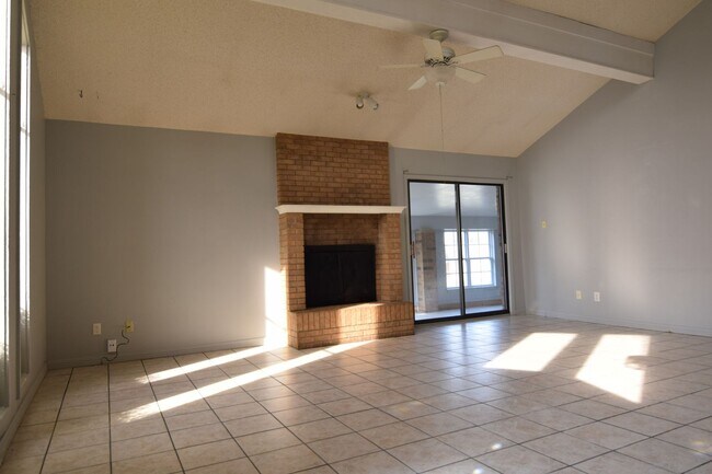 Foto del edificio - $1,800.00 Move-in-Special