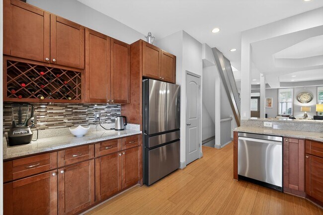 Foto del edificio - 928 Ingraham St NW