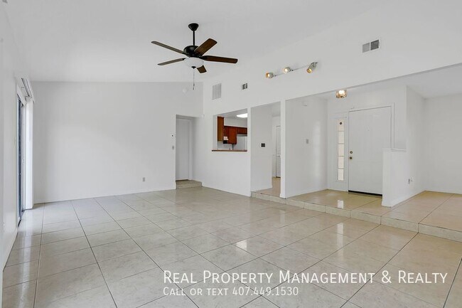 Building Photo - Nice 3 BR / 2 BA House near West Oaks Mall