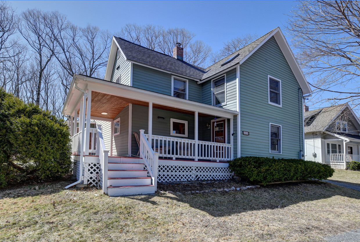 Primary Photo - 230 Prospect St