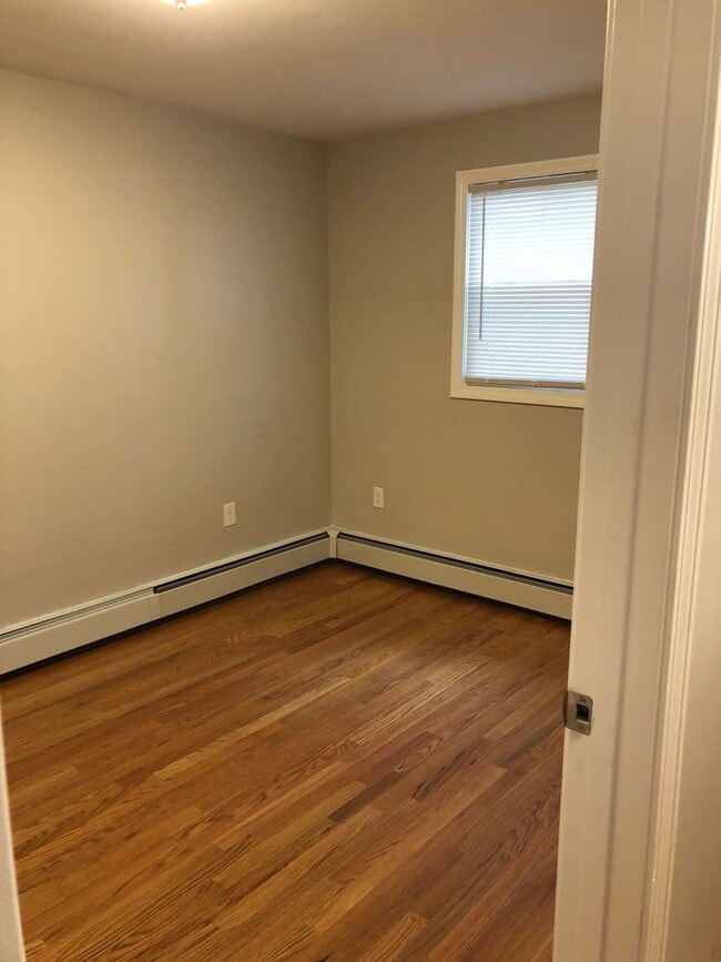 Photo - 295 Huxley Ave Apartment