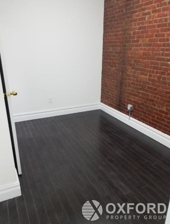 Building Photo - 1864 Lexington Ave