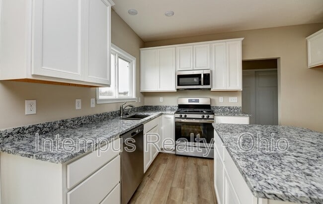 Building Photo - 1003 Beehive Grv