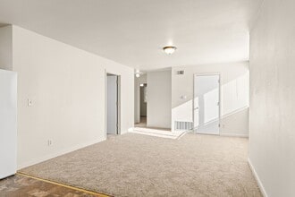 Building Photo - 2736 Nicol Ave
