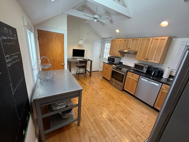 Building Photo - 21 French Ave