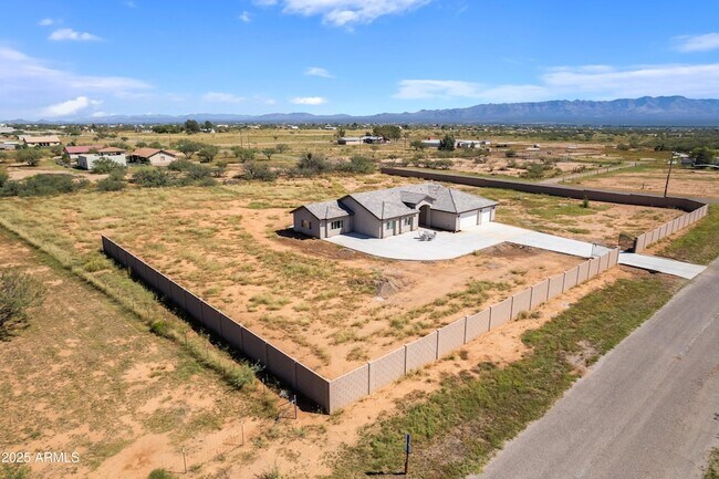 Foto del edificio - 8373 E Sunwing Ridge Dr