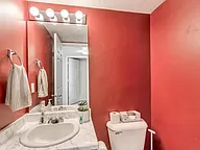 Foto del edificio - Available Now!   4 bedrooms, 3 1/2 baths P...