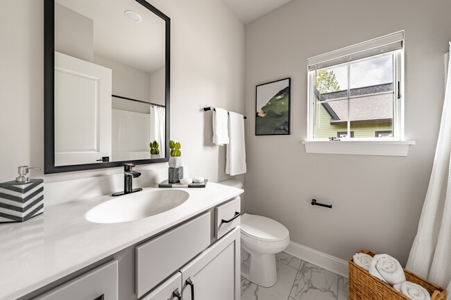Modern Bathroom - The Ridge