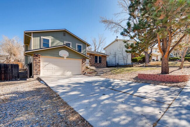 Foto del edificio - 6541 Gambol Quail Dr W