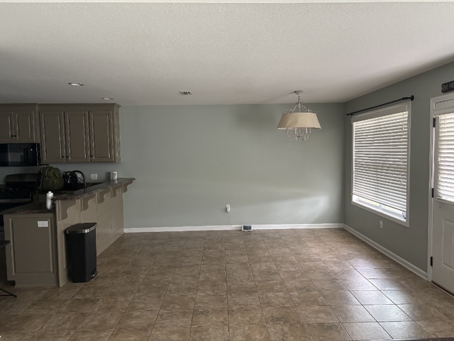Building Photo - 209 Winterberry Way