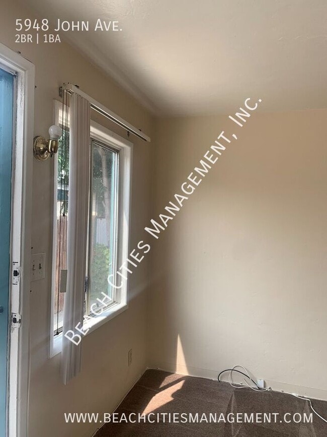 Building Photo - 5948 John Ave