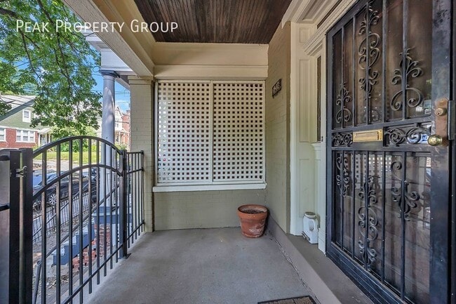 Photo - 3206 Bishop St Apartment