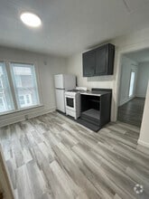 Building Photo - 219 N Davison St