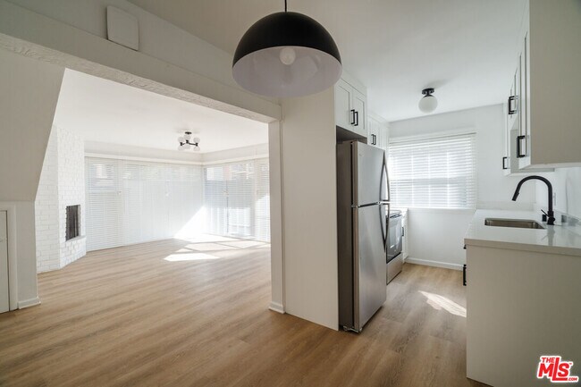 Building Photo - 1147 Horn Ave