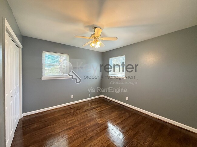 Building Photo - 221 Robert E Lee St