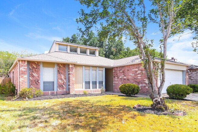 Foto del edificio - 6210 Roseridge Ln