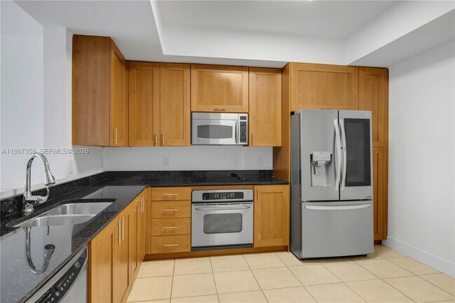 Foto del edificio - 3340 NE 190th St